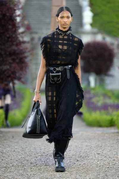Look 5